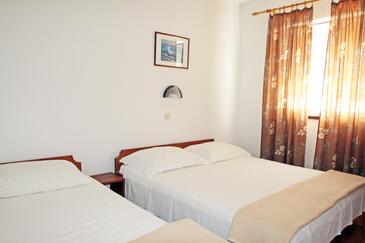 One bedroom apartment Vinjerac, Zadar (A-5824-d)