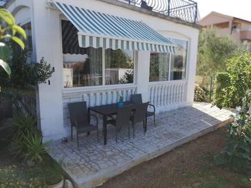 Apartmanok parkolóhellyel Tkon, Pasman - 5827