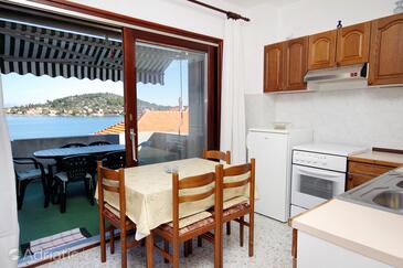 Apartments by the sea Kali, Ugljan - 5828