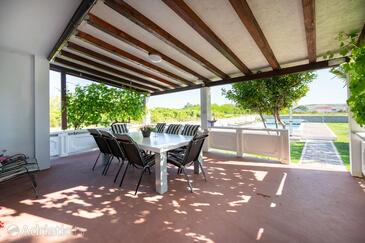Апартаменти для сім'ї з басейном Любач - Ljubač, Задар - Zadar - 5831