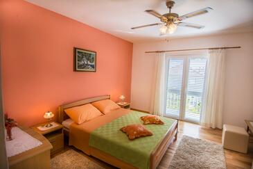 Apartments with parking space Biograd na Moru, Biograd - 5833