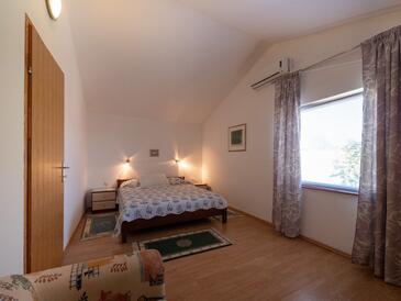 Apartments with terrace Nin, North Dalmatia