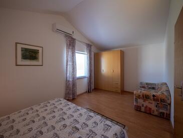 Apartments with terrace Nin, North Dalmatia