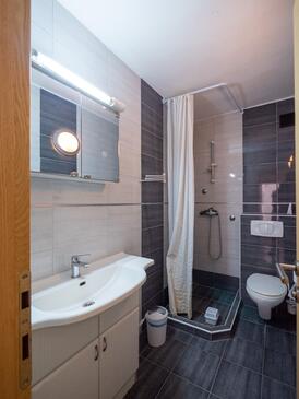 Apartments with terrace Nin, North Dalmatia
