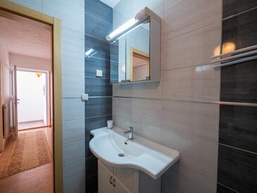 Apartments with terrace Nin, North Dalmatia