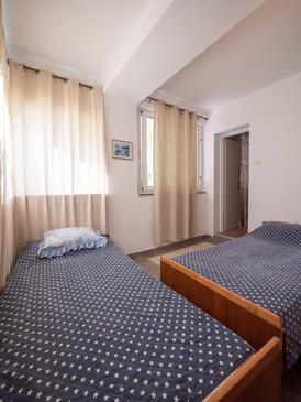 Apartments with terrace Nin, North Dalmatia