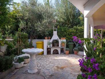 Apartments with terrace Nin, North Dalmatia