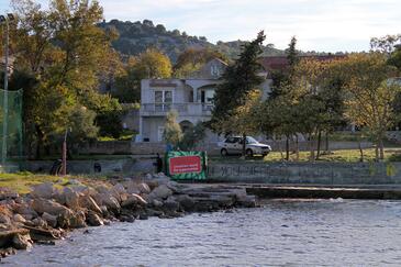 Apartments with terrace Tkon, North Dalmatia