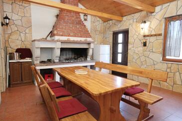 Privlaka, Dining room in the studio-apartment, WiFi.
