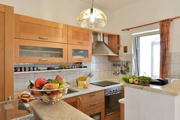 Family friendly house with a swimming pool Sumpetar, Omiš - 5855