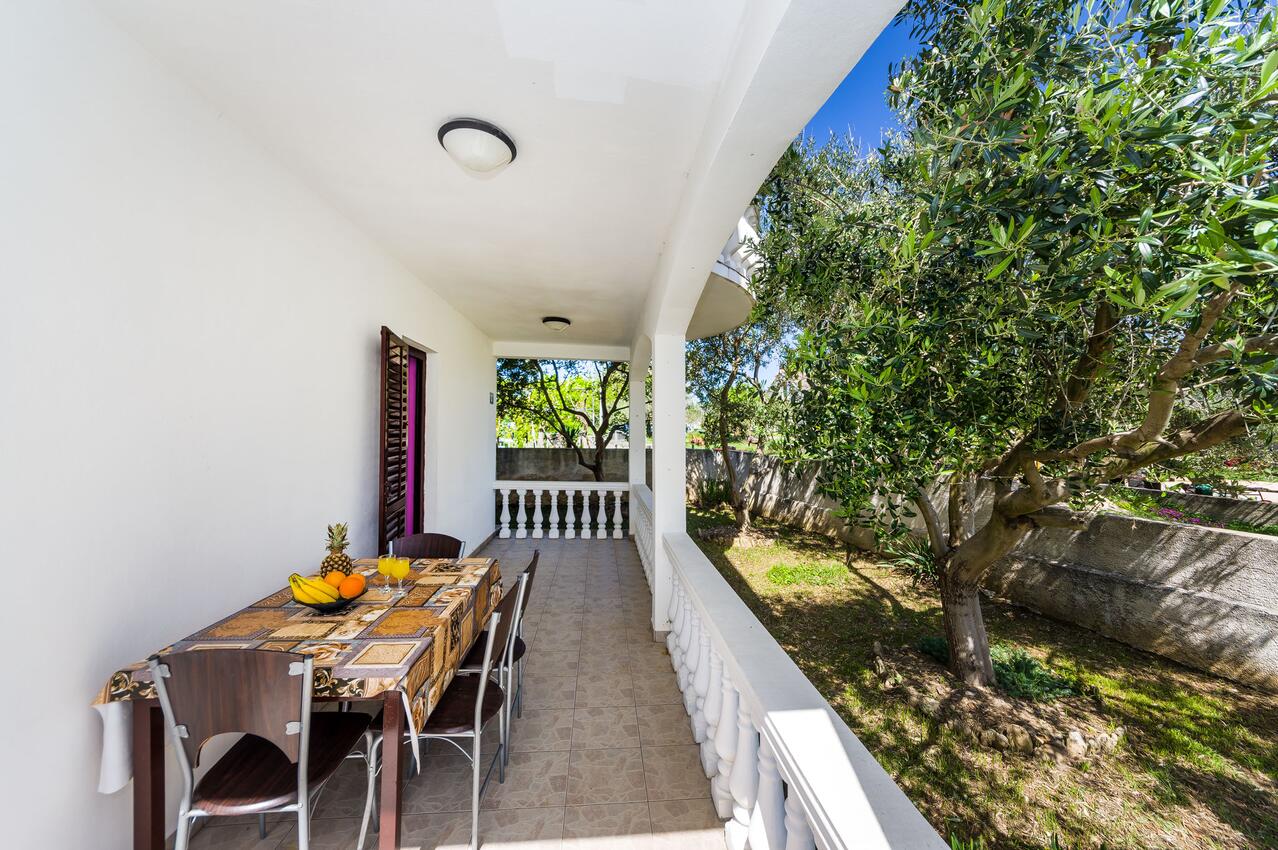 Ferienwohnungen mit Parkplatz Nin, Zadar - 5857