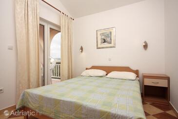 Apartments by the sea Sukošan, Zadar - 5864