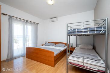 Apartments by the sea Bibinje, Zadar - 5865