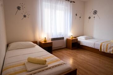 Apartments with parking space Zadar - 5870