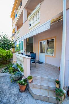 Apartments with parking space Zadar - 5870