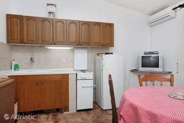 Ferienwohnungen am Meer Nemira, Omis - 5884