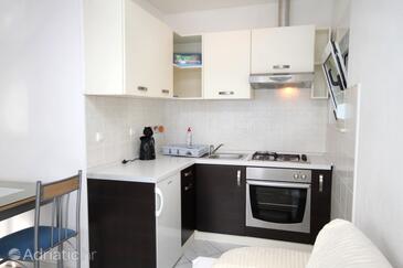 Apartments and rooms with parking space Vodice - 5891