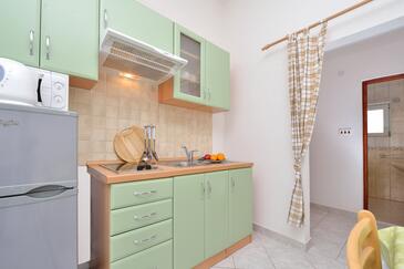 Family-friendly apartments with swimming pool Drage, Biograd - 5904