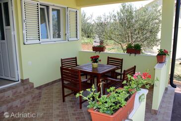 Апартаменты для семьи с бассейном Драге - Drage, Биоград - Biograd - 5904