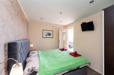 Apartments and rooms with a swimming pool Sukošan, Zadar - 5906