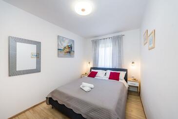 Ferienwohnungen mit Parkplatz Nin, Zadar - 5936