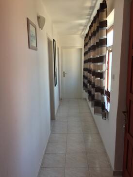 Apartments with terrace Nin, North Dalmatia