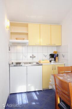 Družinski apartmaji ob morju Vinišće, Trogir - 5946