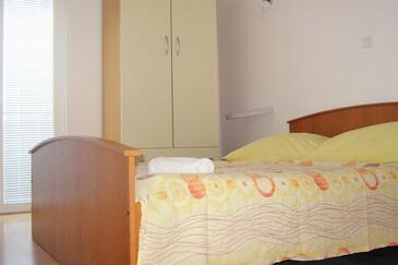Apartmaji z bazenom Zakučac (Omiš) - 5954