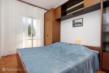 Apartments with parking space Mimice, Omiš - 5958