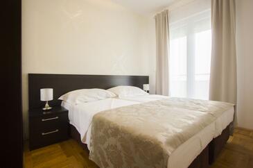 Апартаменты у моря с бассейном Округ Горни - Okrug Gornji, Чиово - Čiovo - 5960