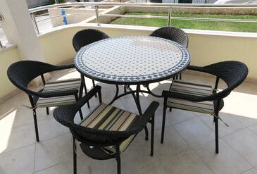 Апартаменты у моря с бассейном Округ Горни - Okrug Gornji, Чиово - Čiovo - 5960