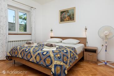 Apartments with parking space Pisak, Omiš - 5975