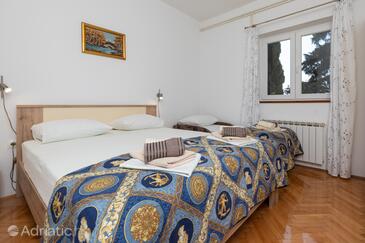 Apartments with parking space Pisak, Omiš - 5975