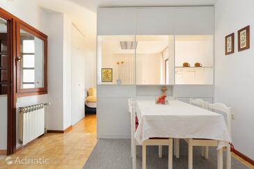 Apartments with parking space Makarska - 5984