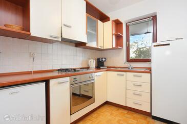 Apartments with parking space Makarska - 5984