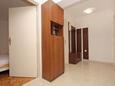 Omiš, Hallway in the apartment, air condition available and WiFi.