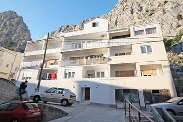 Imobil Omiš, Omiš, Imobil 5988 - Cazare cu plajă cu nisip.
