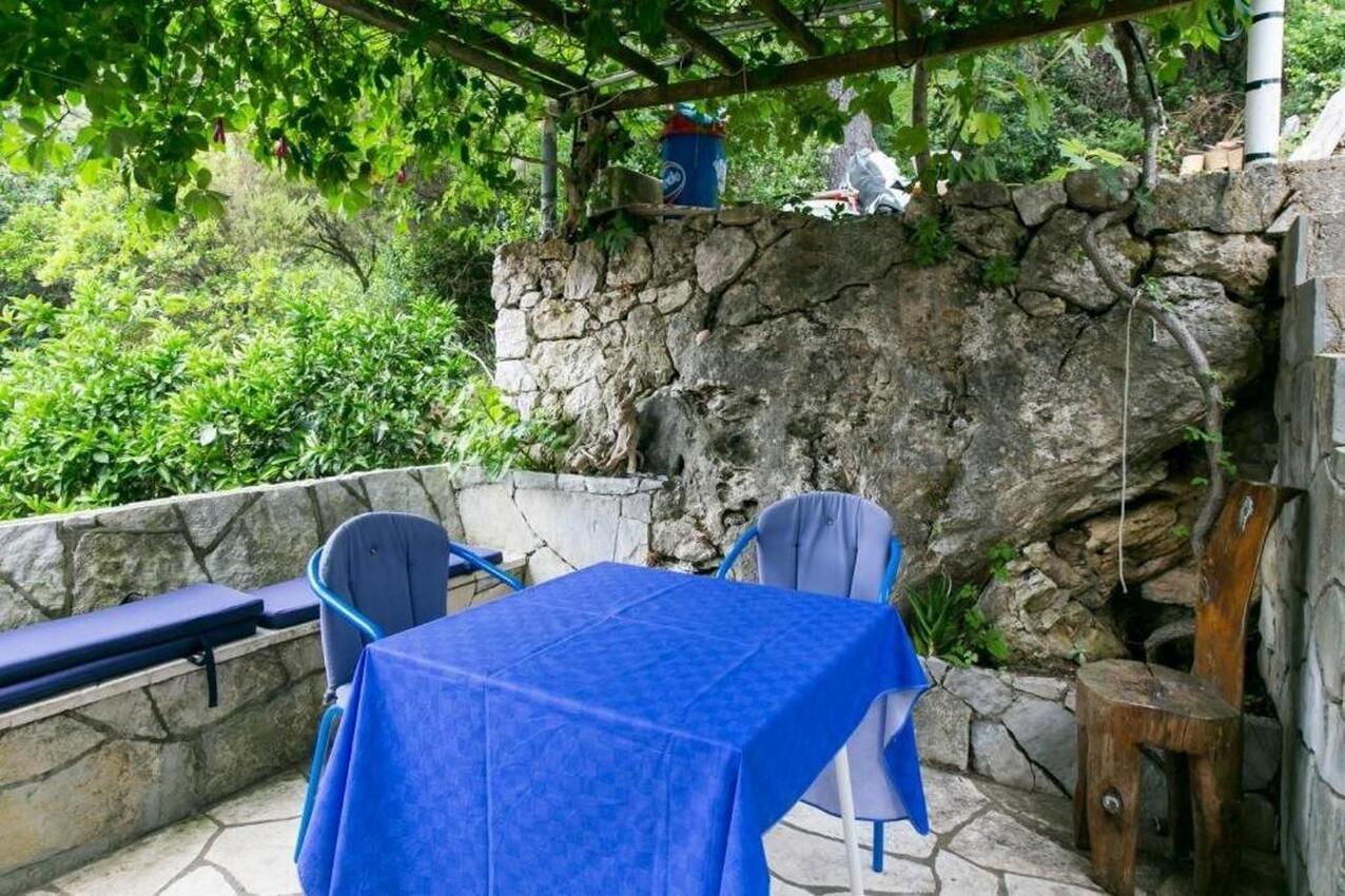 Courtyard - Apartments by the sea Sobra, Mljet