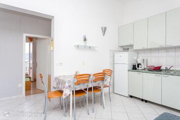 Apartamentos junto al mar Slatine, Ciovo - 6000