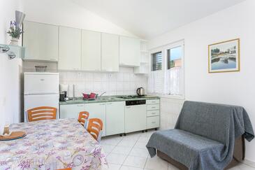 Apartmanok a tenger mellett Slatine, Ciovo - 6000