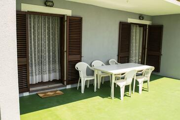 Apartments by the sea Lokva Rogoznica, Omiš - 6005