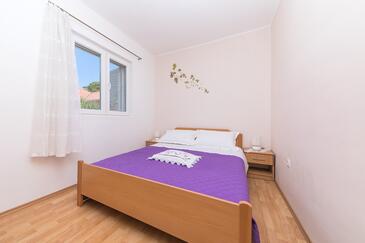 Family-friendly apartments with swimming pool Mavarštica, Čiovo - 6011