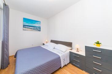 Family-friendly apartments with swimming pool Mavarštica, Čiovo - 6011