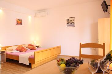 Apartamente lângă mare Slatine, Ciovo - 6018