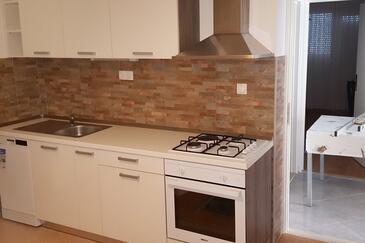 Family-friendly apartments with swimming pool Trogir - 6022