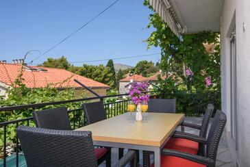 Family-friendly apartments with swimming pool Trogir - 6022