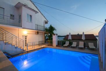 Rodinné apartmány s bazénem Trogir - 6022 Adriatic.hr