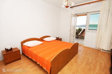 Apartments by the sea Trogir - 6023