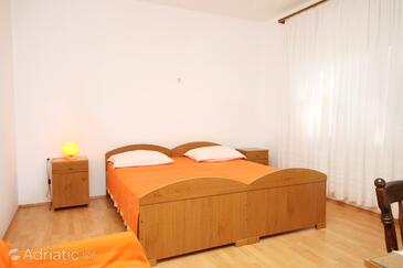 Apartments by the sea Trogir - 6023