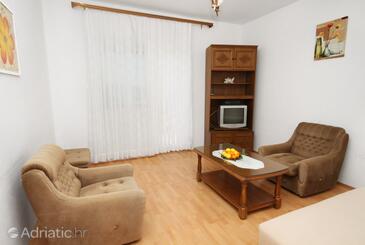 Apartments by the sea Trogir - 6023
